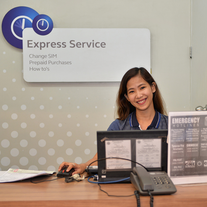 Joy op haar werk stichting Sparrow