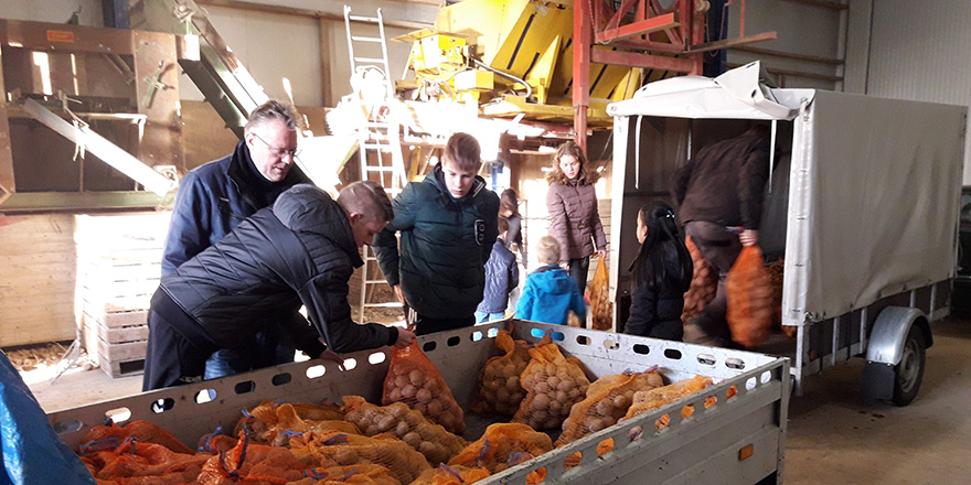 Aardappelactie stichting sparrow 2017 Aardappelactie stichting sparrow 2017