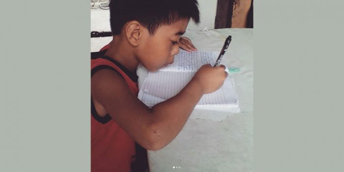 De Bernebrêge bedankt stichting Sparrow