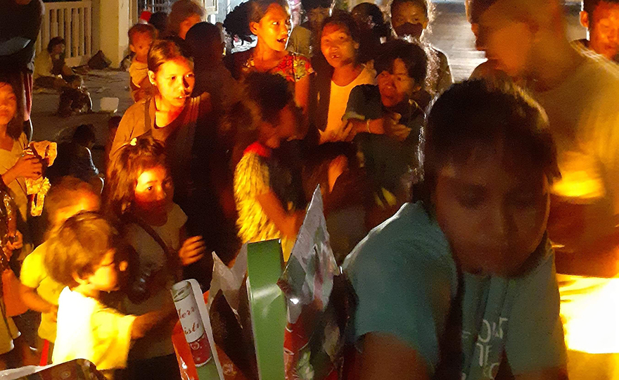 Kerstdonatie Mangyans stichting Sparrow