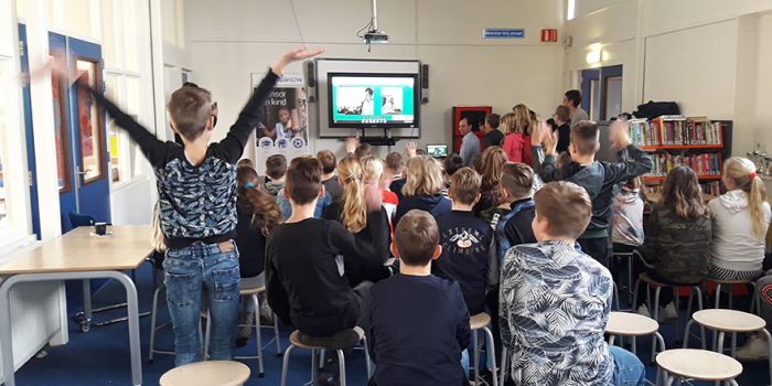 Schoolproject De Hoekstien videobellen stichting Sparrow